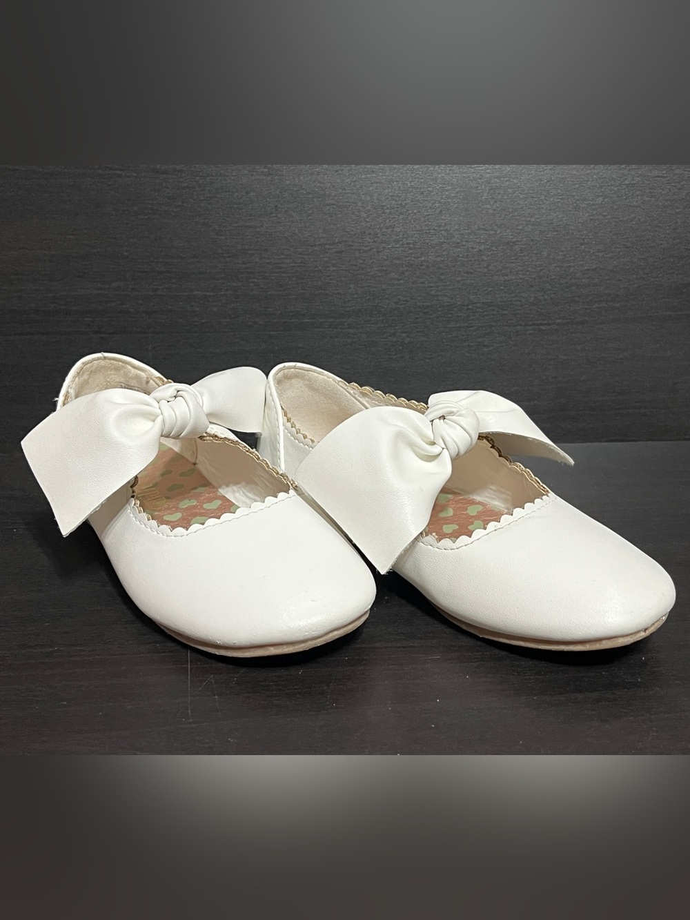 ⭐️$5 ADD ON⭐️ White Bow Mary Jane Dress Flats for Kids - Picture 2 of 10